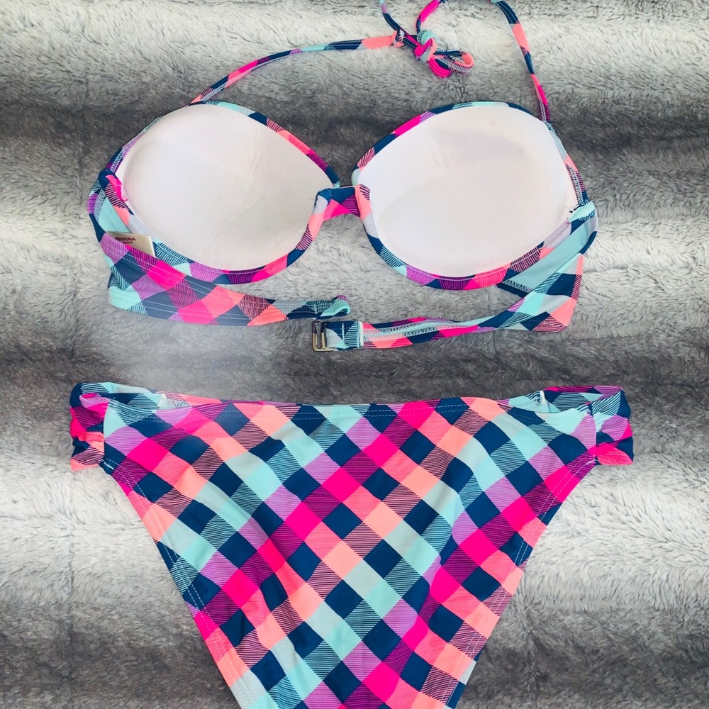Bathing suit - Picture 2 of 3